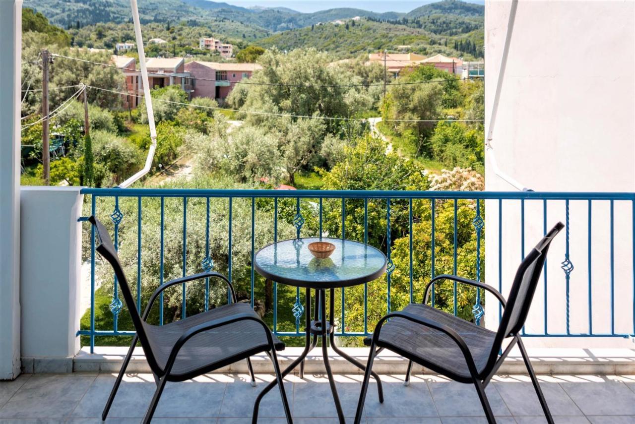 Zois Apartments Никиана Екстериор снимка