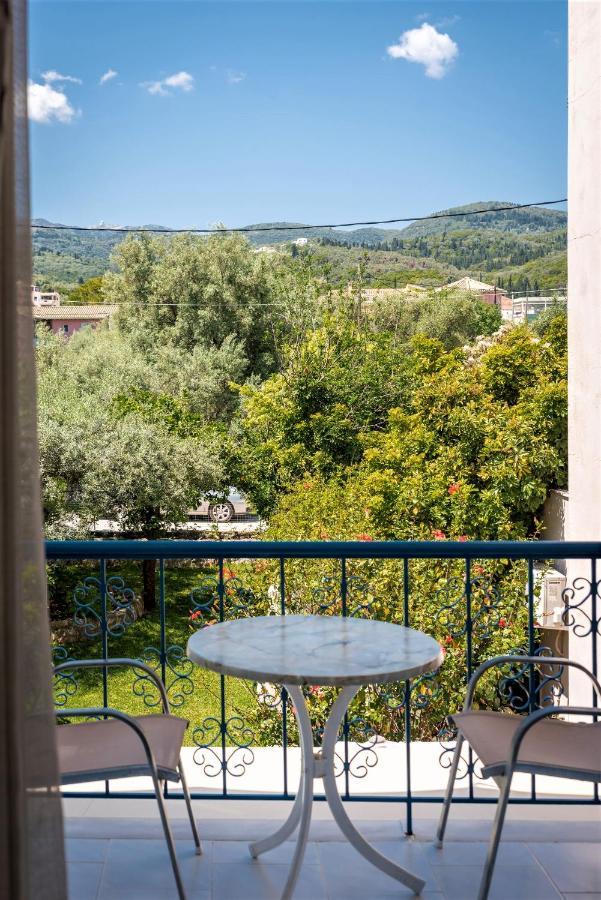 Zois Apartments Никиана Екстериор снимка