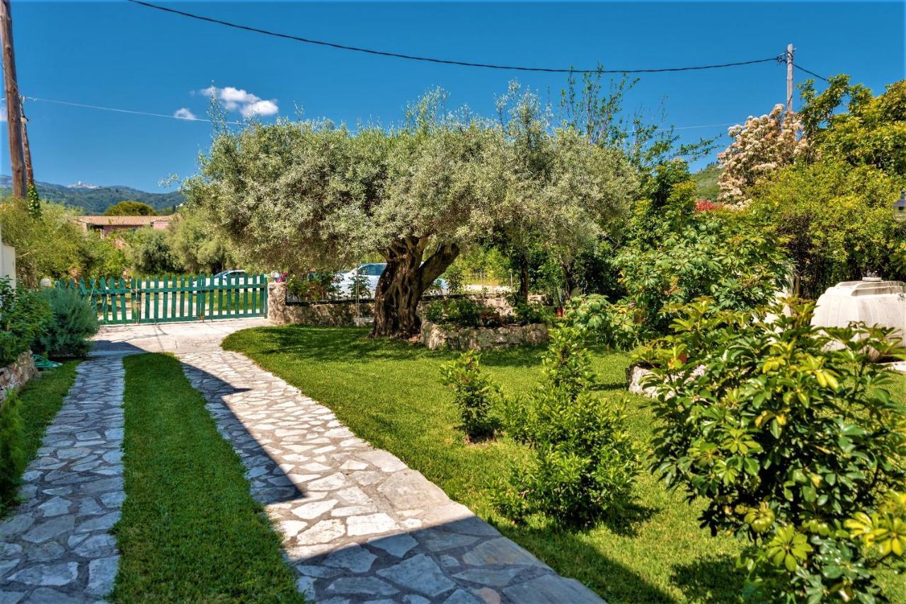 Zois Apartments Никиана Екстериор снимка