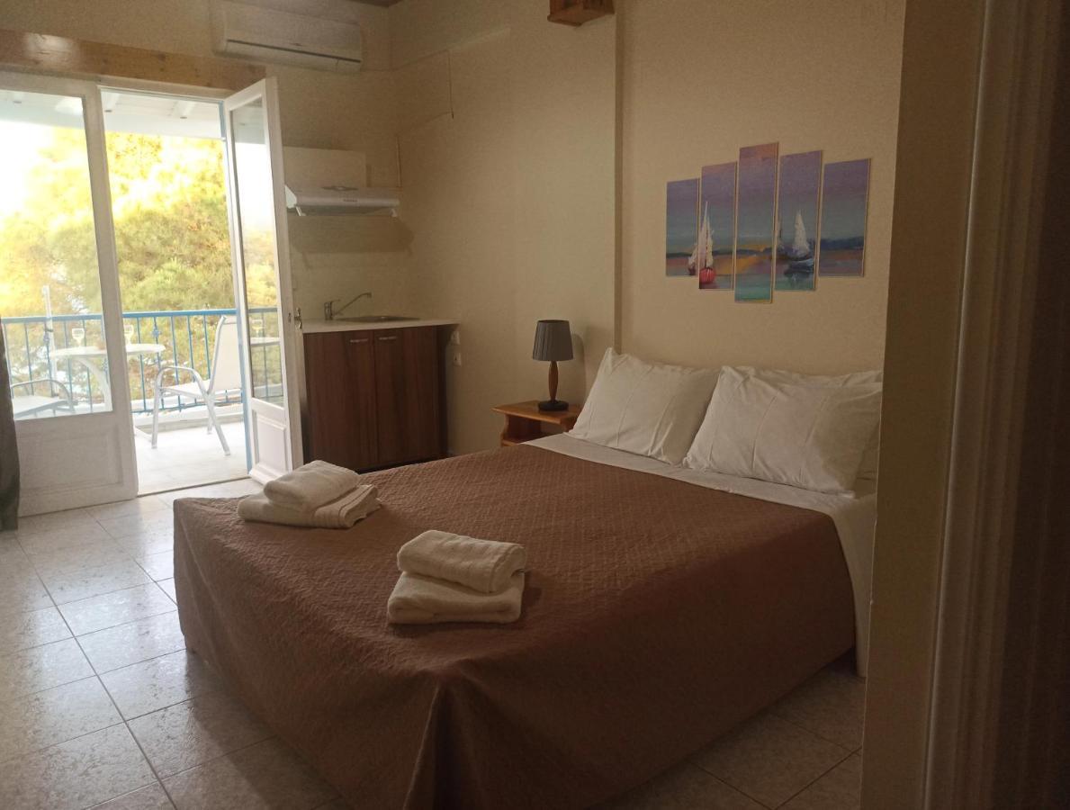 Zois Apartments Никиана Екстериор снимка